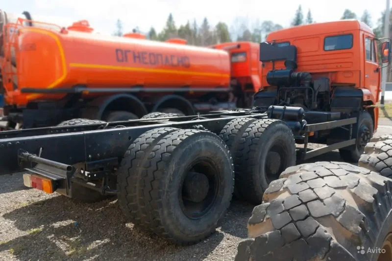 Шасси КАМАЗ-6520 (6х4) со сменным кузовом