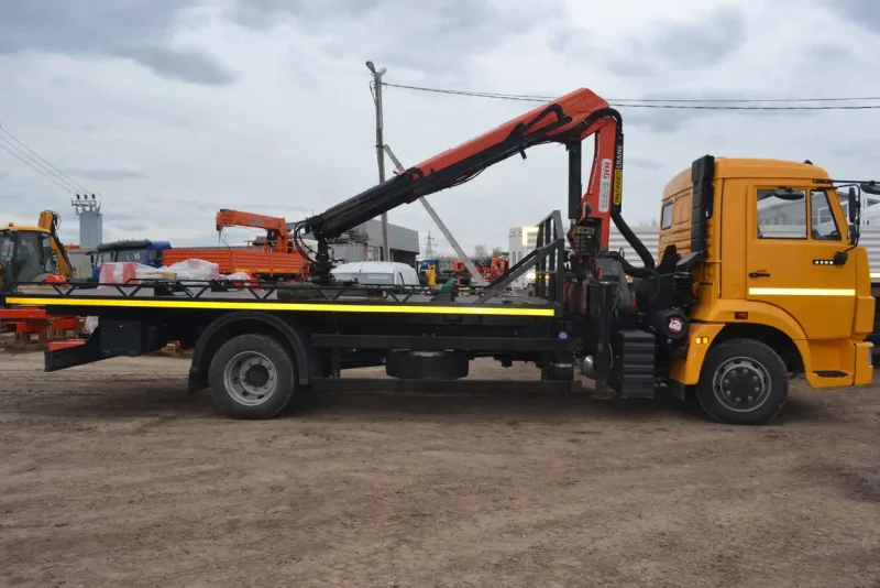 Эвакуатор КАМАЗ-4308 со сдвижной платформой и КМУ Hyva ha110 e2