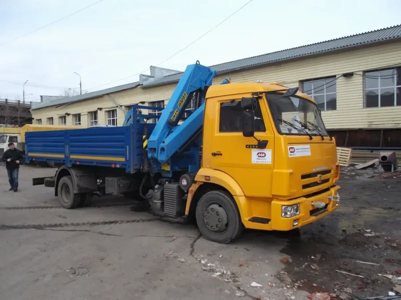 Бортовой КАМАЗ-4308 С КМУ