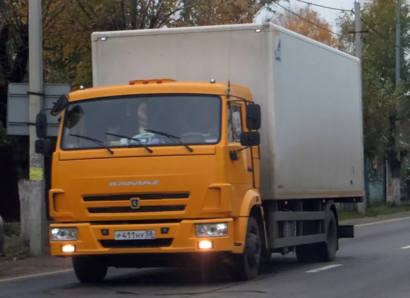 КАМАЗ 4308 со спальником