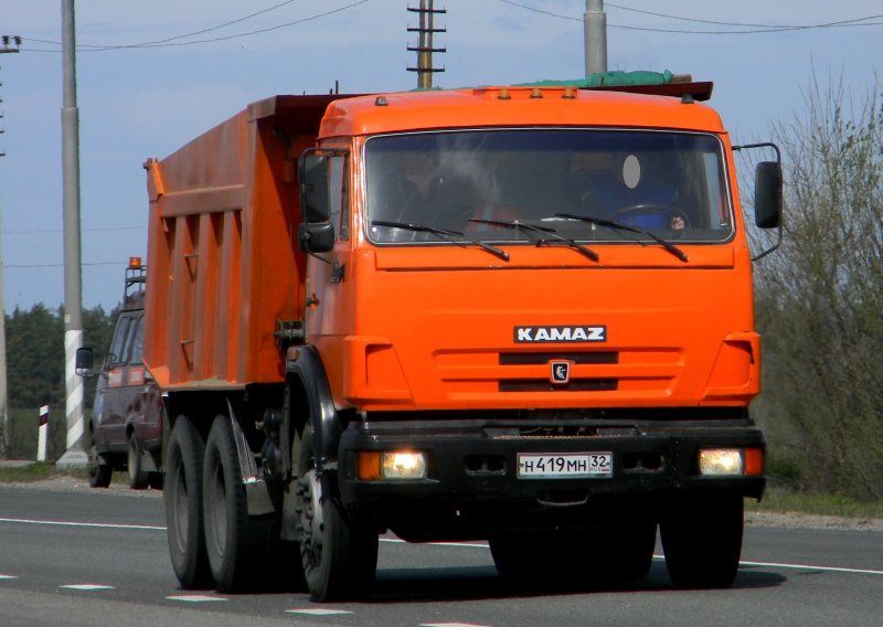 Дальнобойный тягач КАМАЗ