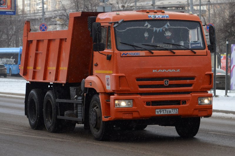 Грузовой самосвал КАМАЗ 65115