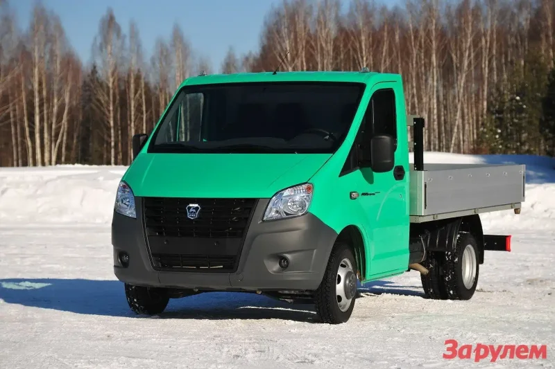 ГАЗ-а22r32 грузовой с бортовой