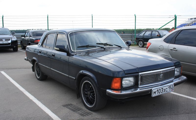 Ржавая Волга 3102