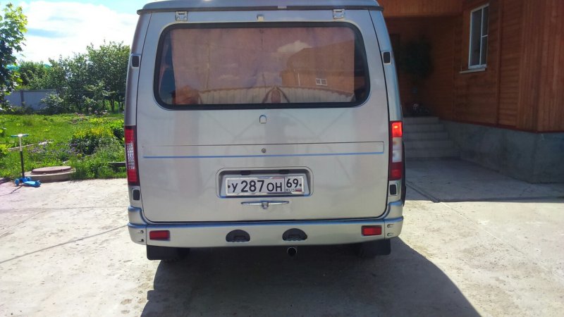 ГАЗ 2705 сзади