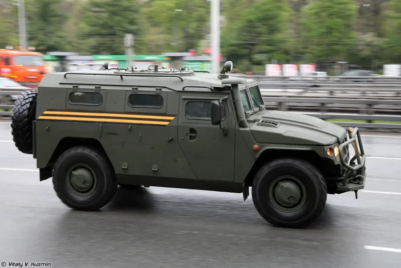 ГАЗ 233014 тигр звезда 1/35