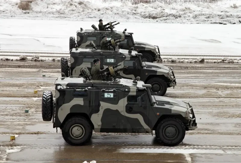 3682 Звезда бронеавтомобиль ГАЗ "тигр" с ПТРК "Корнет-д" масштаб 1/35
