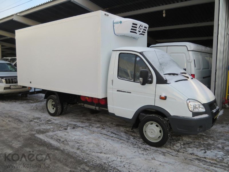 ГАЗ-330252 грузовой с бортовой