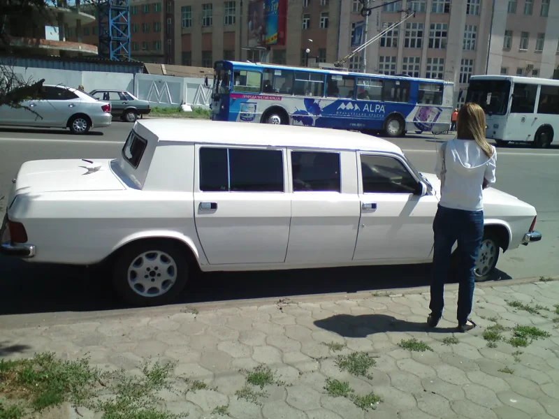 Hummer лимузин снизу