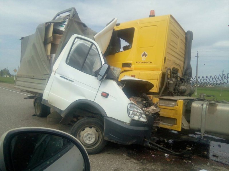 Разбитая Газель 3302