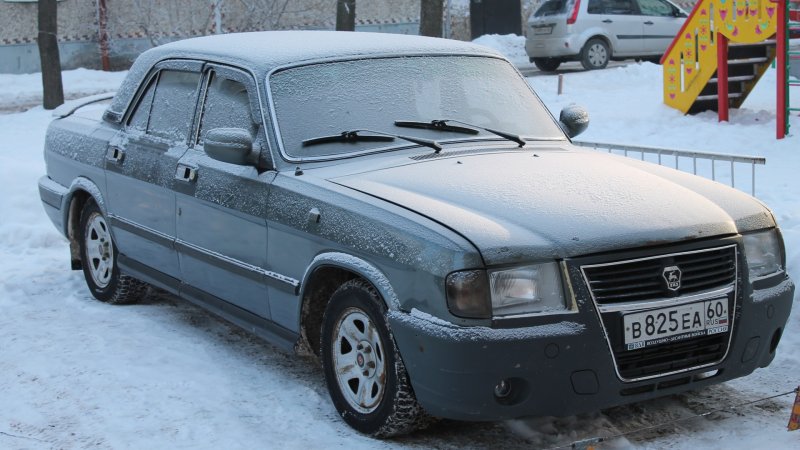 ГАЗ 3110 серебристая