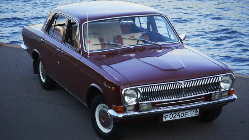 Серая Волга ГАЗ 24