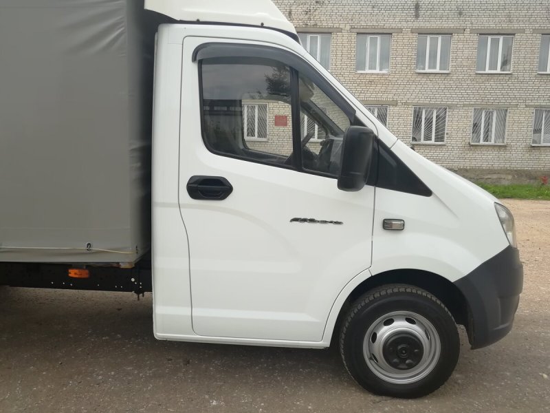 Газель next белая сбоку