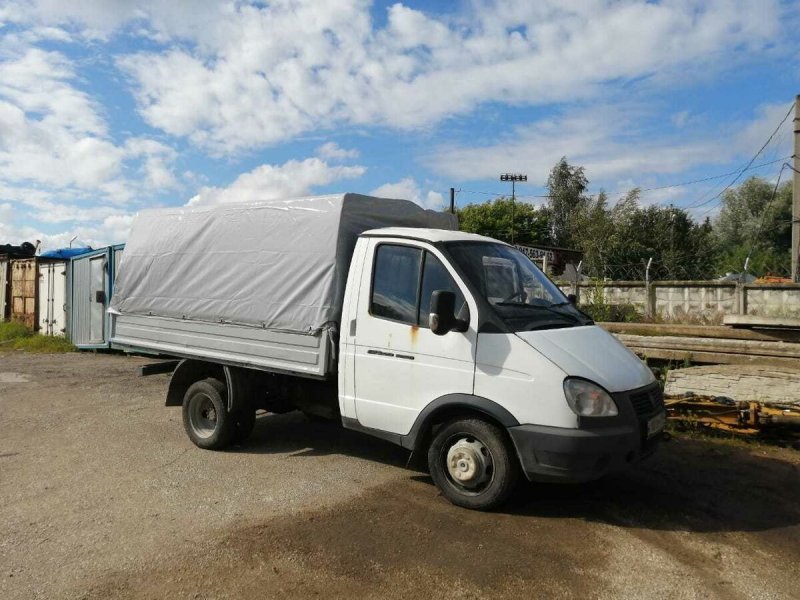 Белый ГАЗ 3302