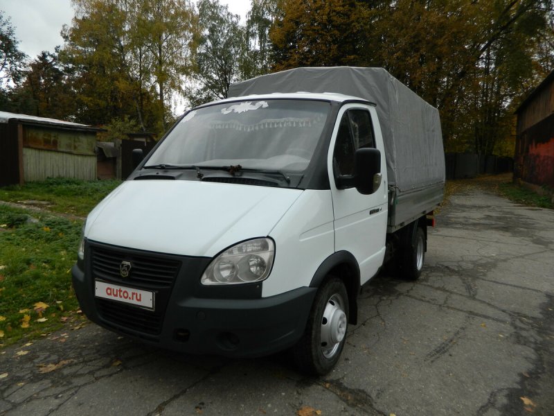 Белый ГАЗ 3302