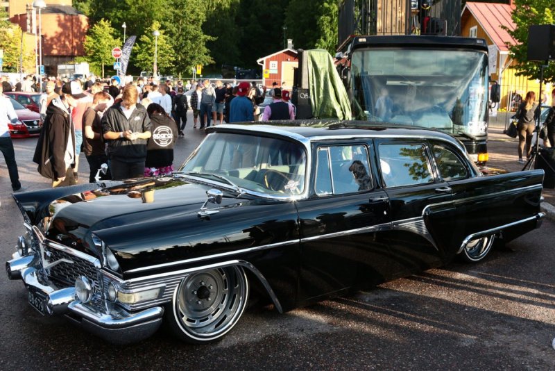 ГАЗ-13 «Чайка» Lowrider