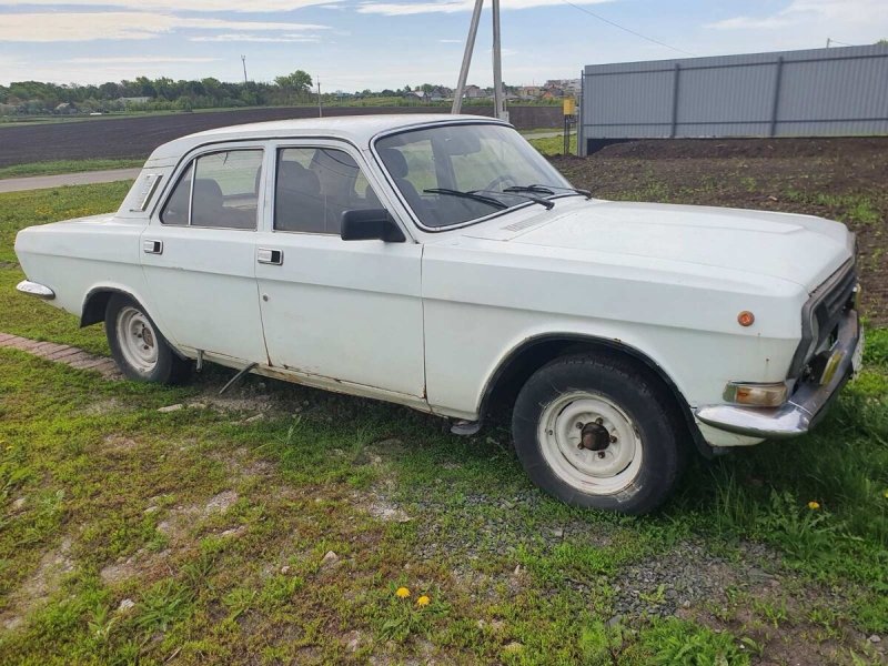 Волга ГАЗ 2410 бежевая