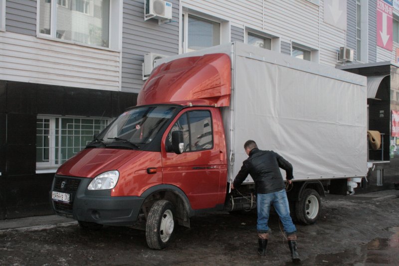 ГАЗ 2705 красный