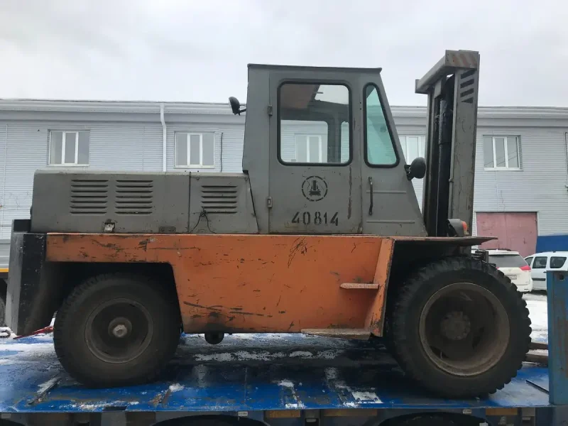 Вилочный погрузчик Львовский бензиновый