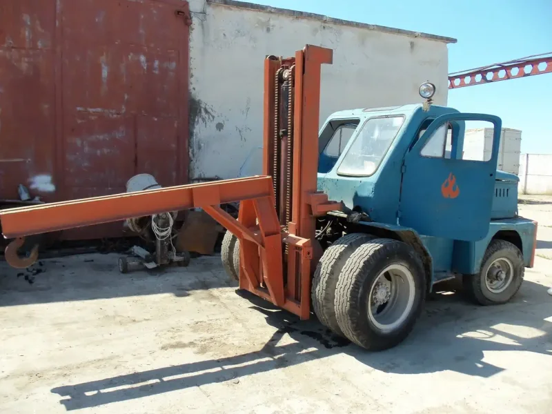 Вилочный погрузчик Caterpillar