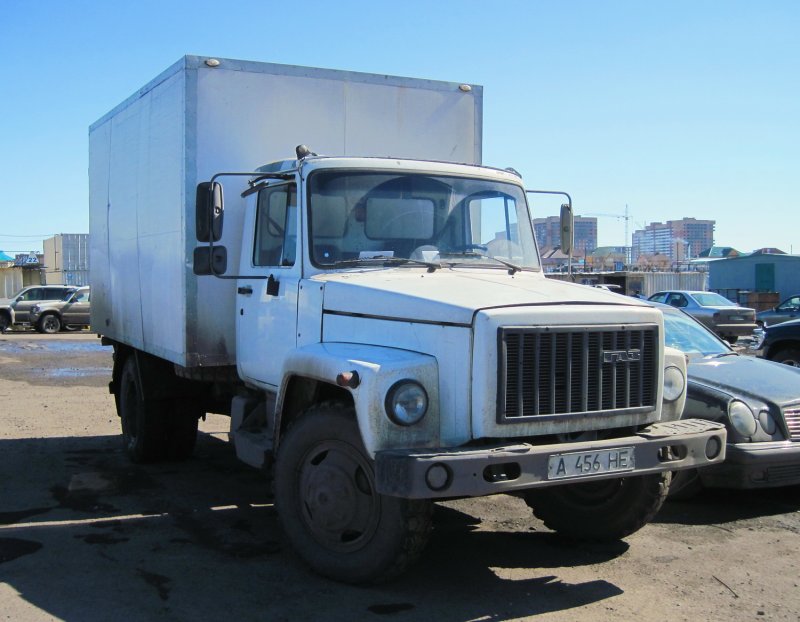ГАЗ 3307 бортовой