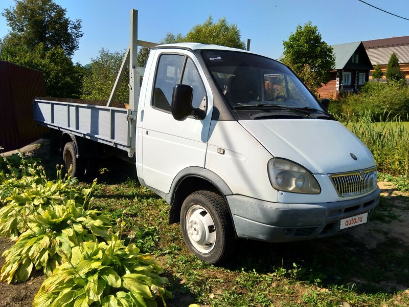 Белый ГАЗ 3302