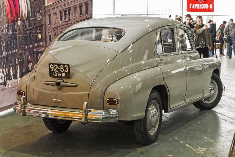 Автомобиль ГАЗ м20 победа
