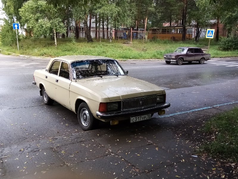ГАЗ 3101 Волга белая перед