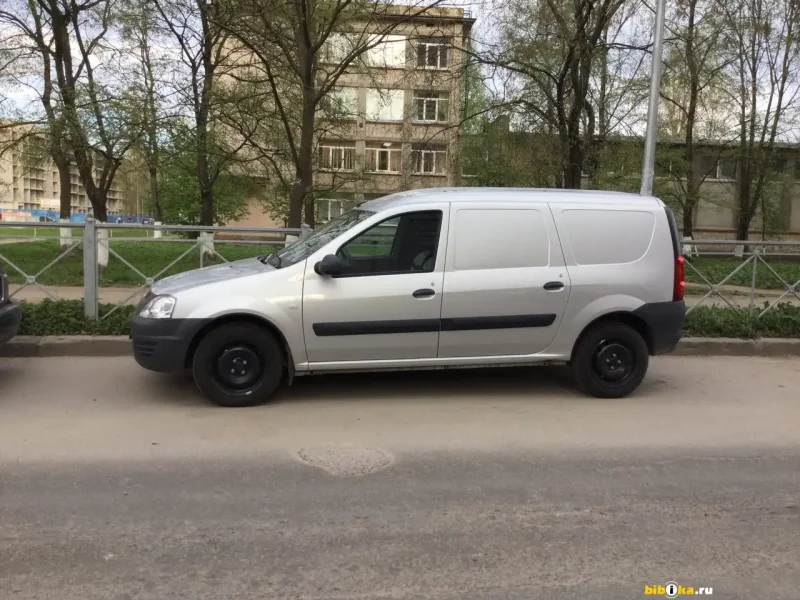 Ларгус фургон серебристый