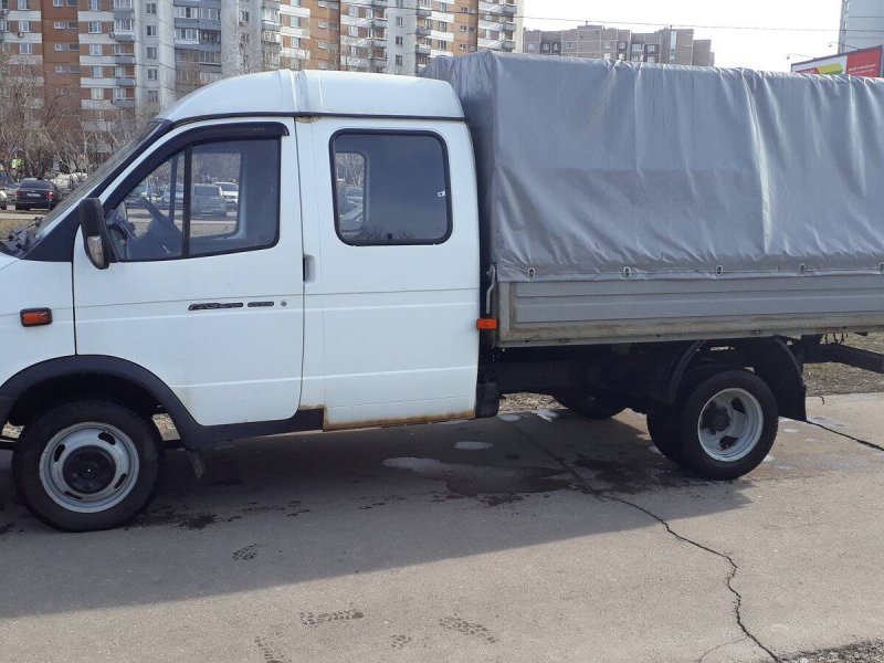 ГАЗ-330232 грузовой с бортовой платформой