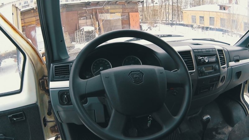Руки на руле газели