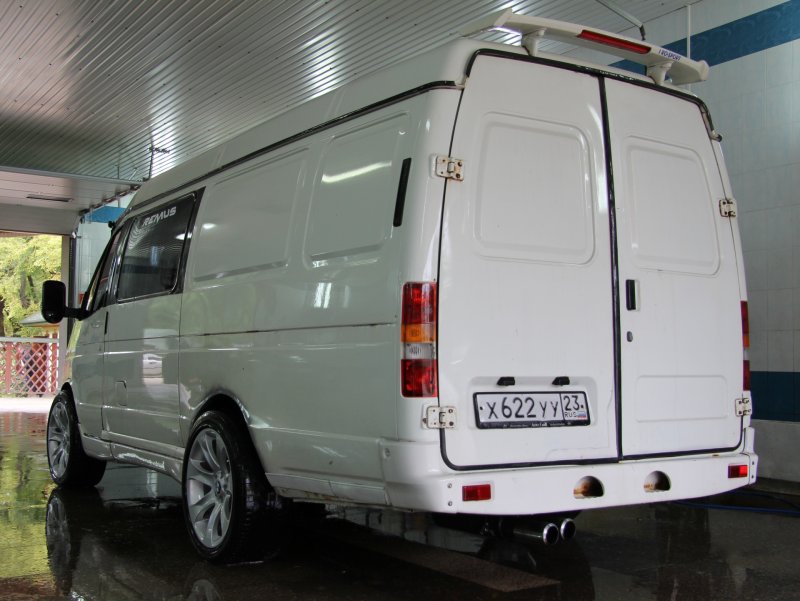 ГАЗ 2705 сзади