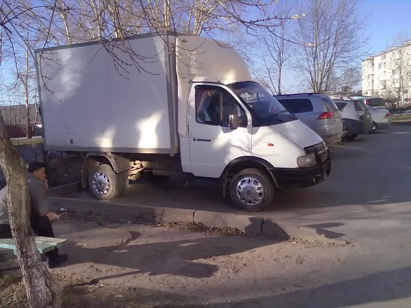 ГАЗ 3302 на колпаках