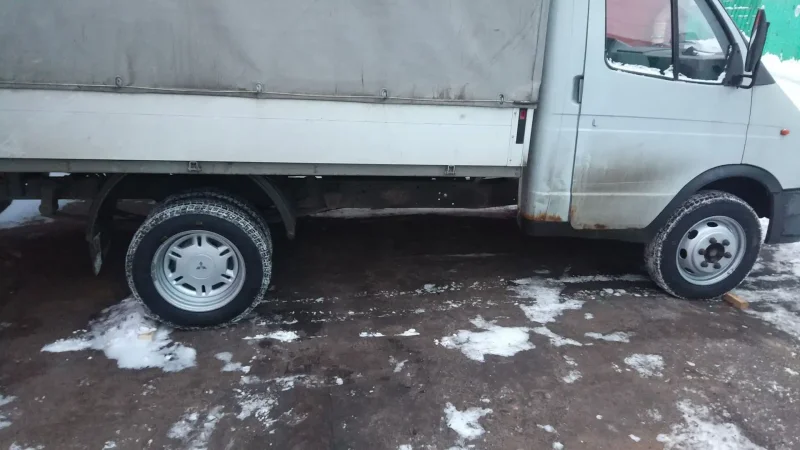 ГАЗ 3302 на колпаках