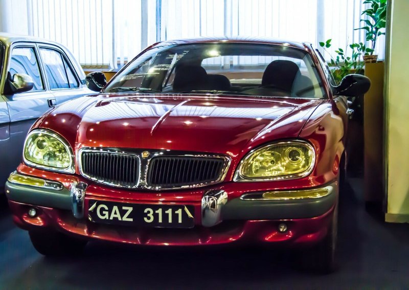 ГАЗ-3111 легковой автомобиль
