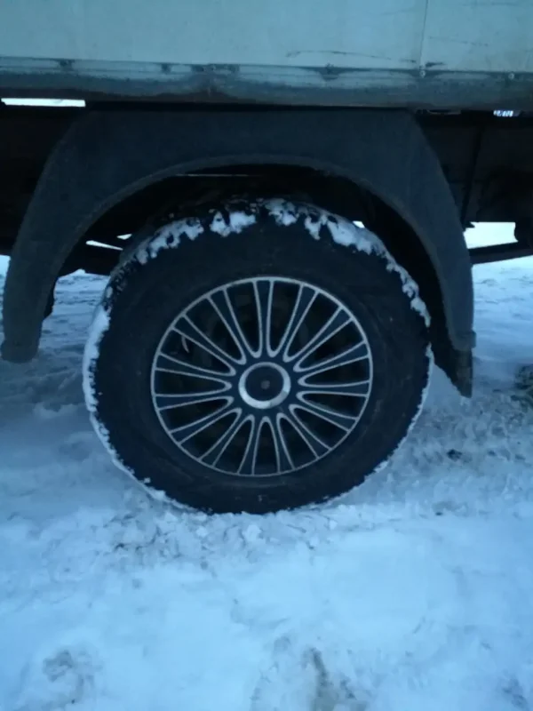 Газель 3302 на чёрных колёсах