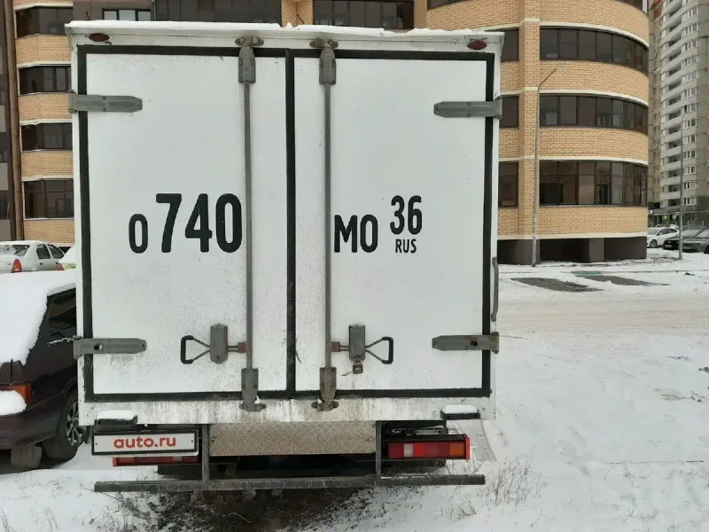Грузовая Газель сзади