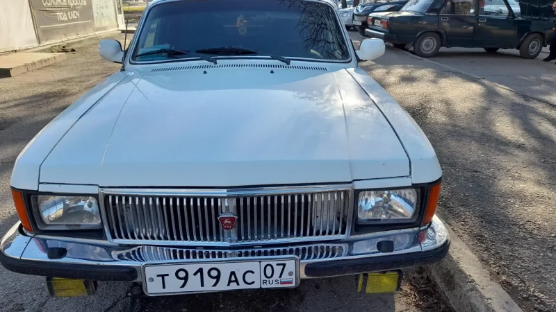 Волга ГАЗ 3102 седан