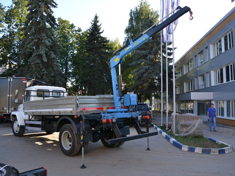 ГАЗ 3309 манипулятор