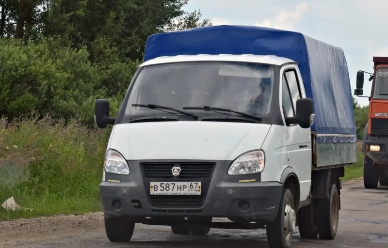 ГАЗ 3302 спереди