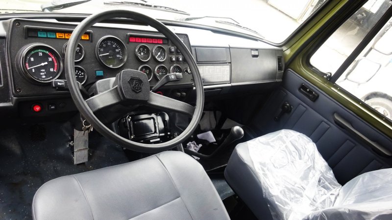 ГАЗ 3308 кабина