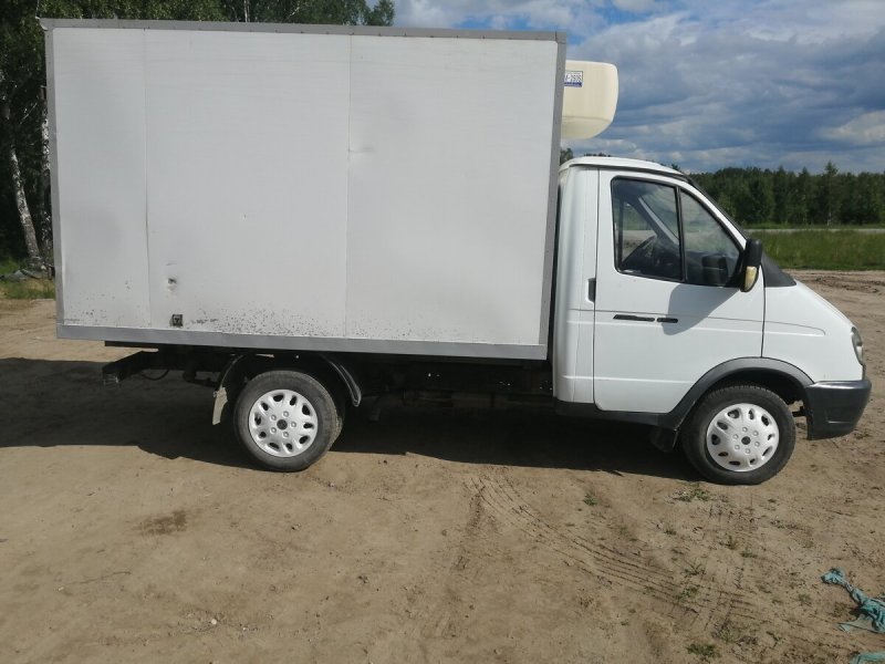 Белый ГАЗ 3302
