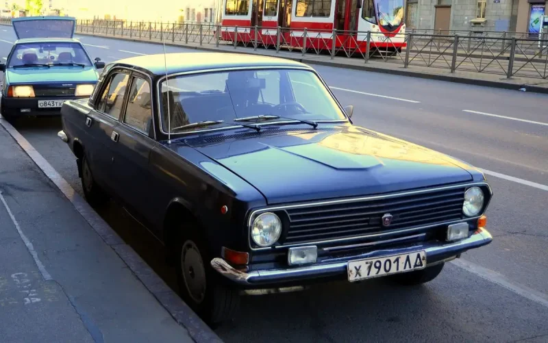 Волга. ГАЗ 24 10. Черная.