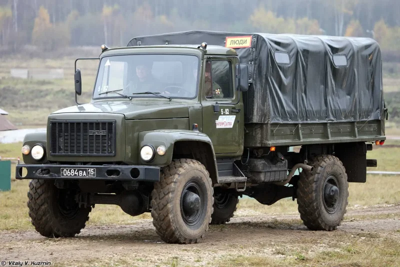 Грузовик ГАЗ 3308 Садко