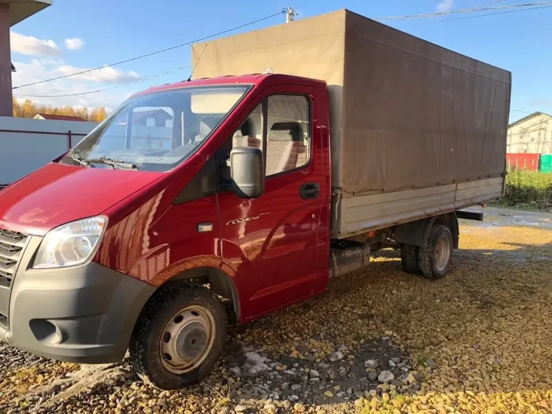Газель Некст красная