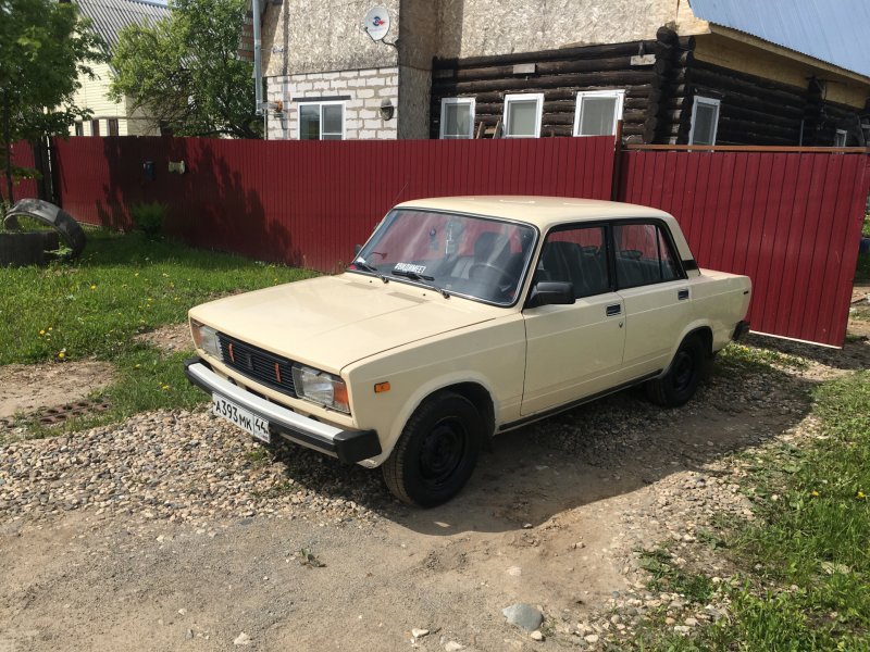 ВАЗ 2105 из под Деда