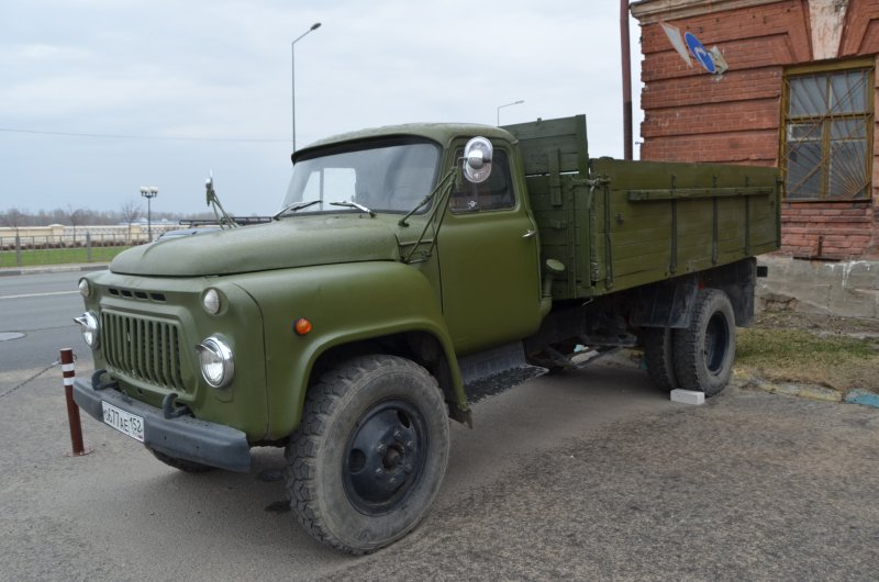 ГАЗ 53 бортовой хаки