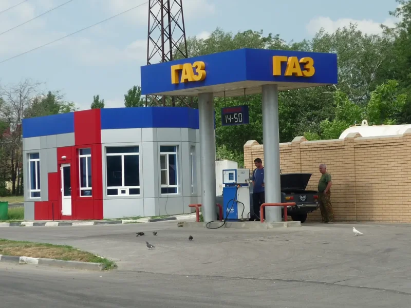 Автомобильная газонаполнительная компрессорная станция АГНКС