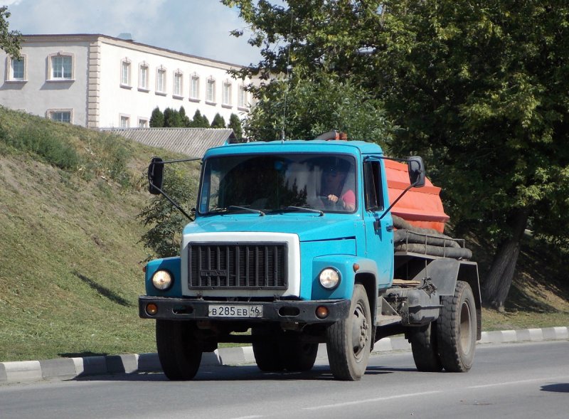 ГАЗ 3307 экскаватор
