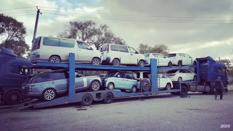 Пустой автовоз